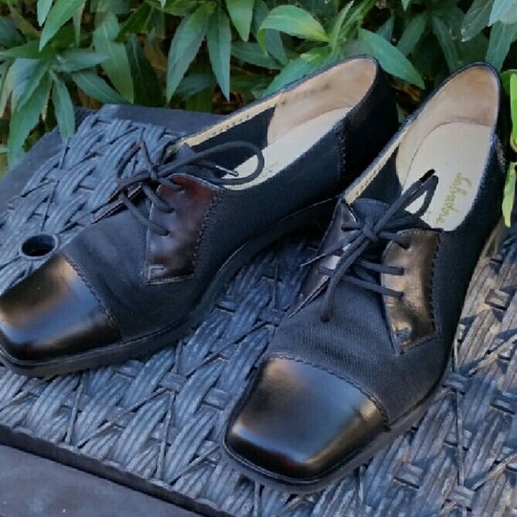 EUC! Black Ferragamo heeled oxfords - Picture 2 of 4